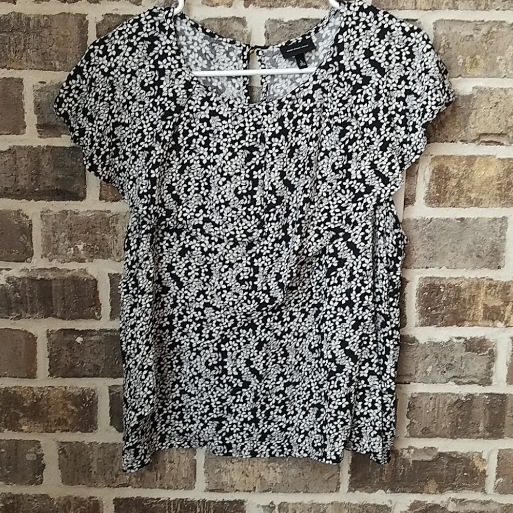 💥🎪❤Who What Wear Floral Ruffle Top